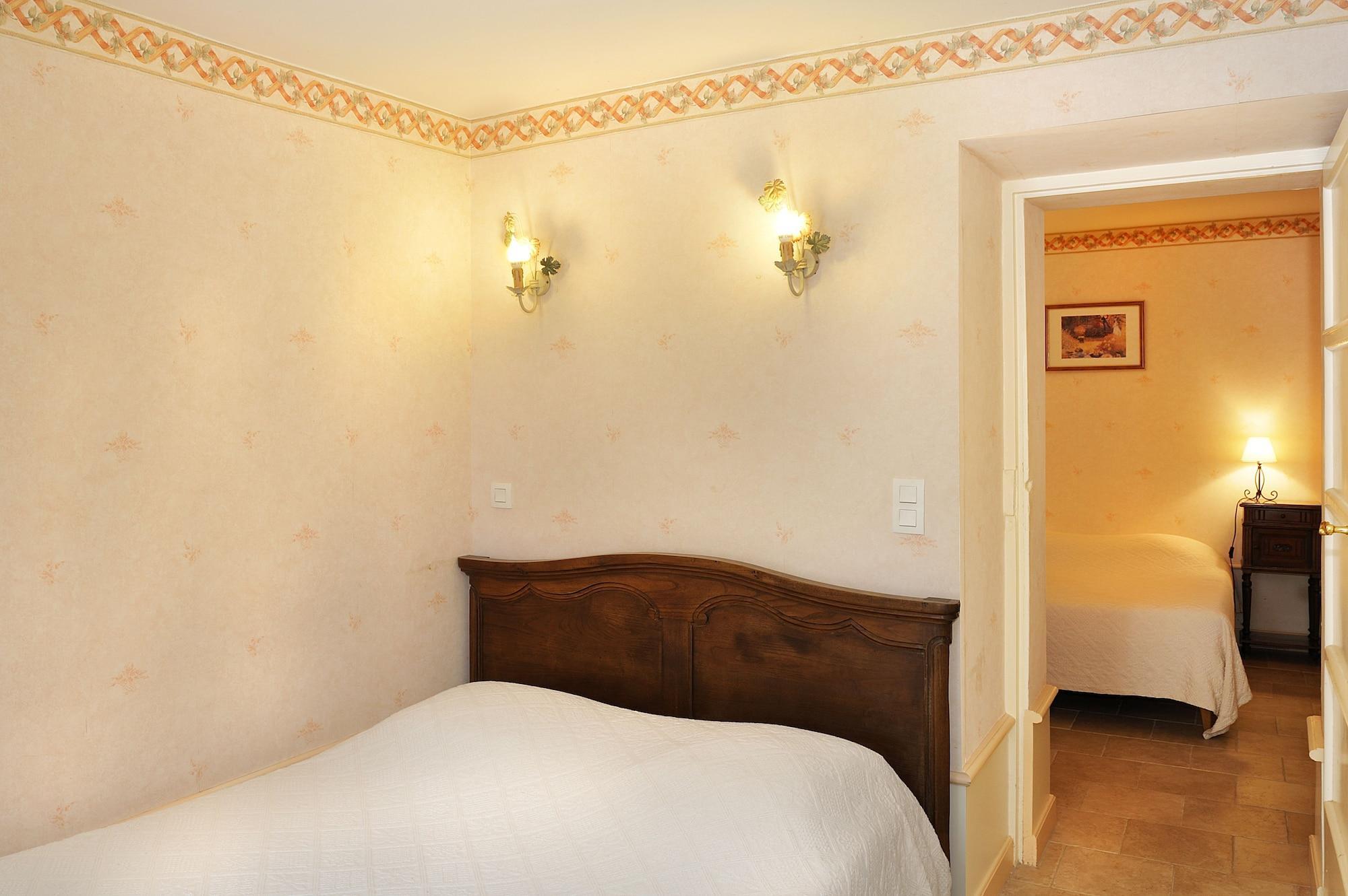 Logis Manoir De La Giraudiere Beaumont-en-Véron Kültér fotó