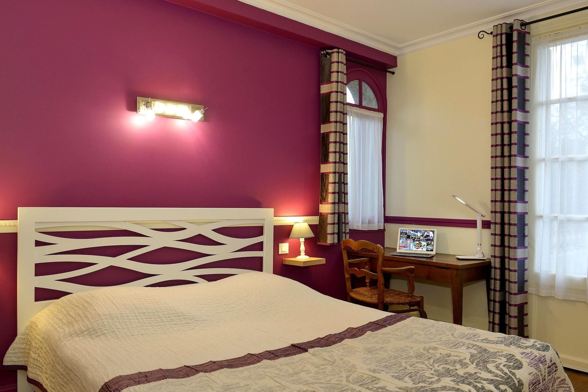 Logis Manoir De La Giraudiere Beaumont-en-Véron Kültér fotó
