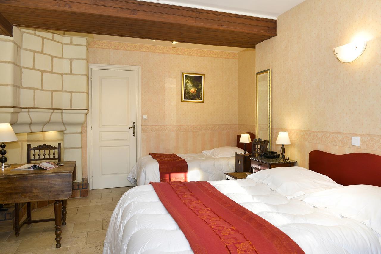 Logis Manoir De La Giraudiere Beaumont-en-Véron Kültér fotó