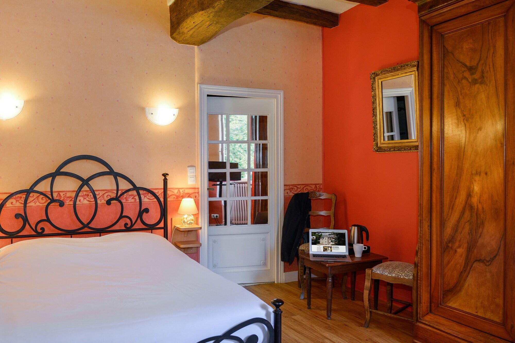 Logis Manoir De La Giraudiere Beaumont-en-Véron Kültér fotó