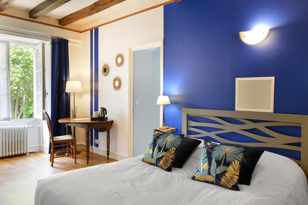 Logis Manoir De La Giraudiere Beaumont-en-Véron Kültér fotó