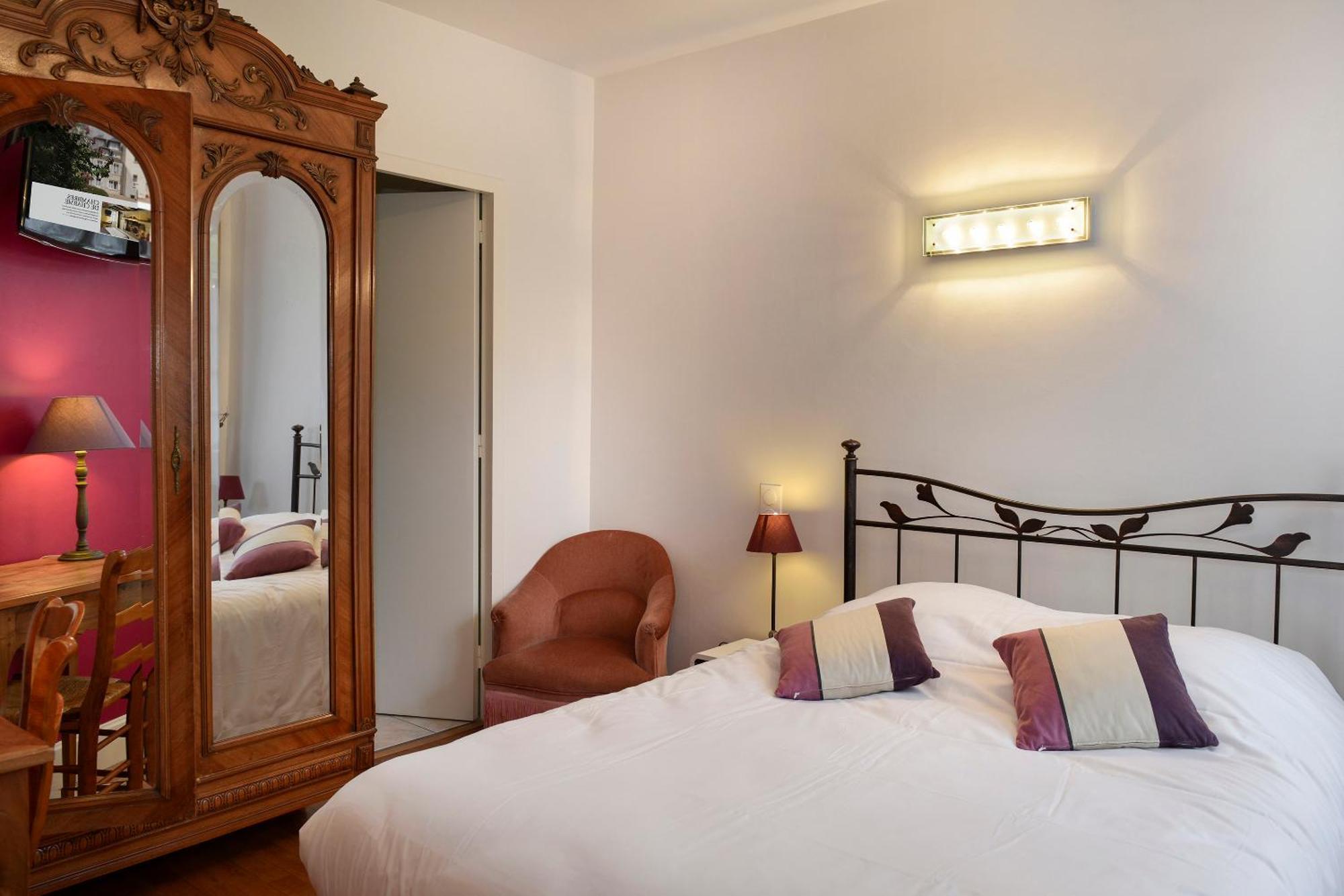 Logis Manoir De La Giraudiere Beaumont-en-Véron Kültér fotó