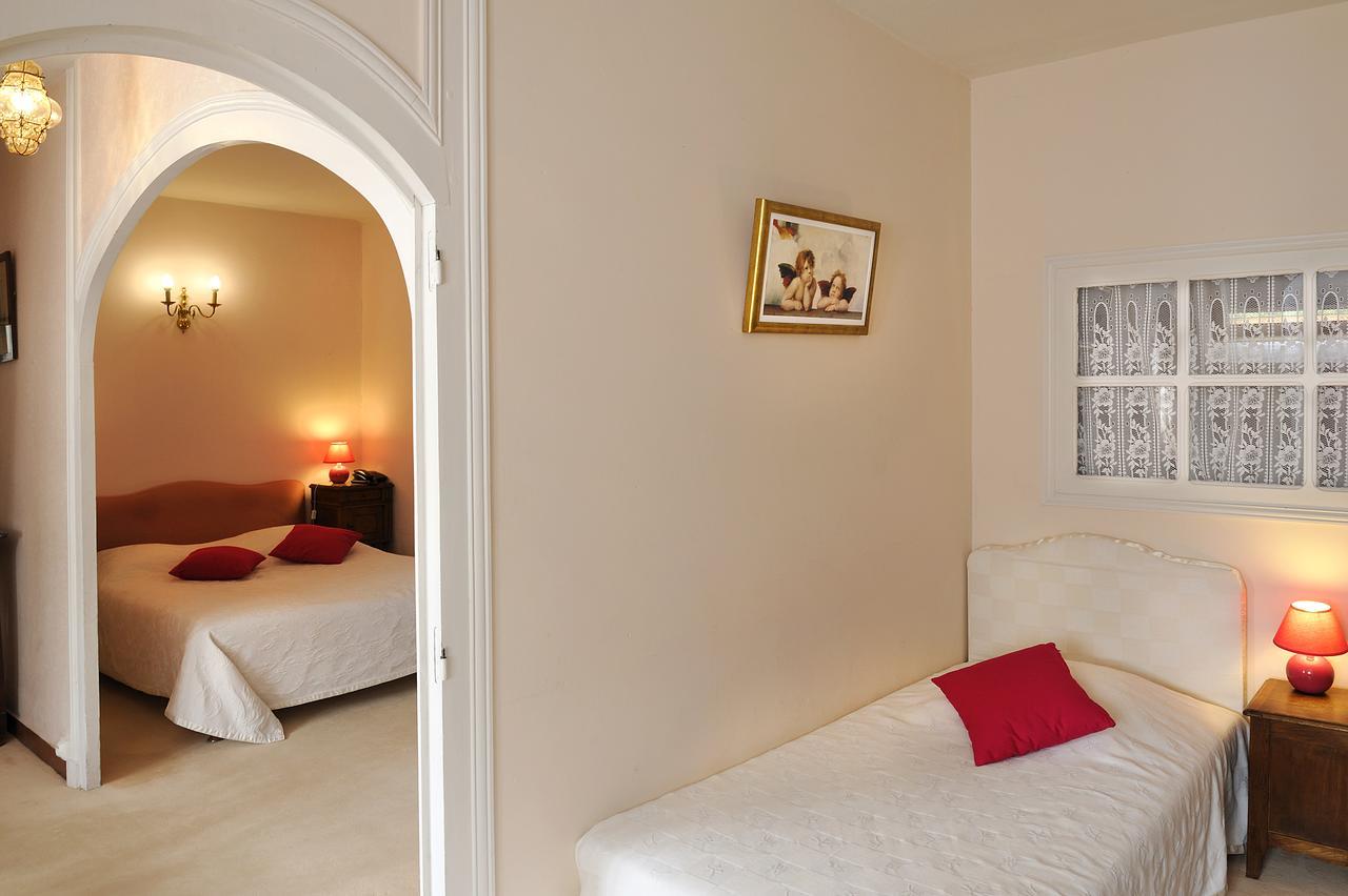 Logis Manoir De La Giraudiere Beaumont-en-Véron Kültér fotó
